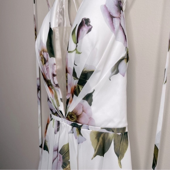 Beautiful Floral Deep V Neck Backless Dress Chiffon Overlay 8093 Size 12 - Picture 5 of 9